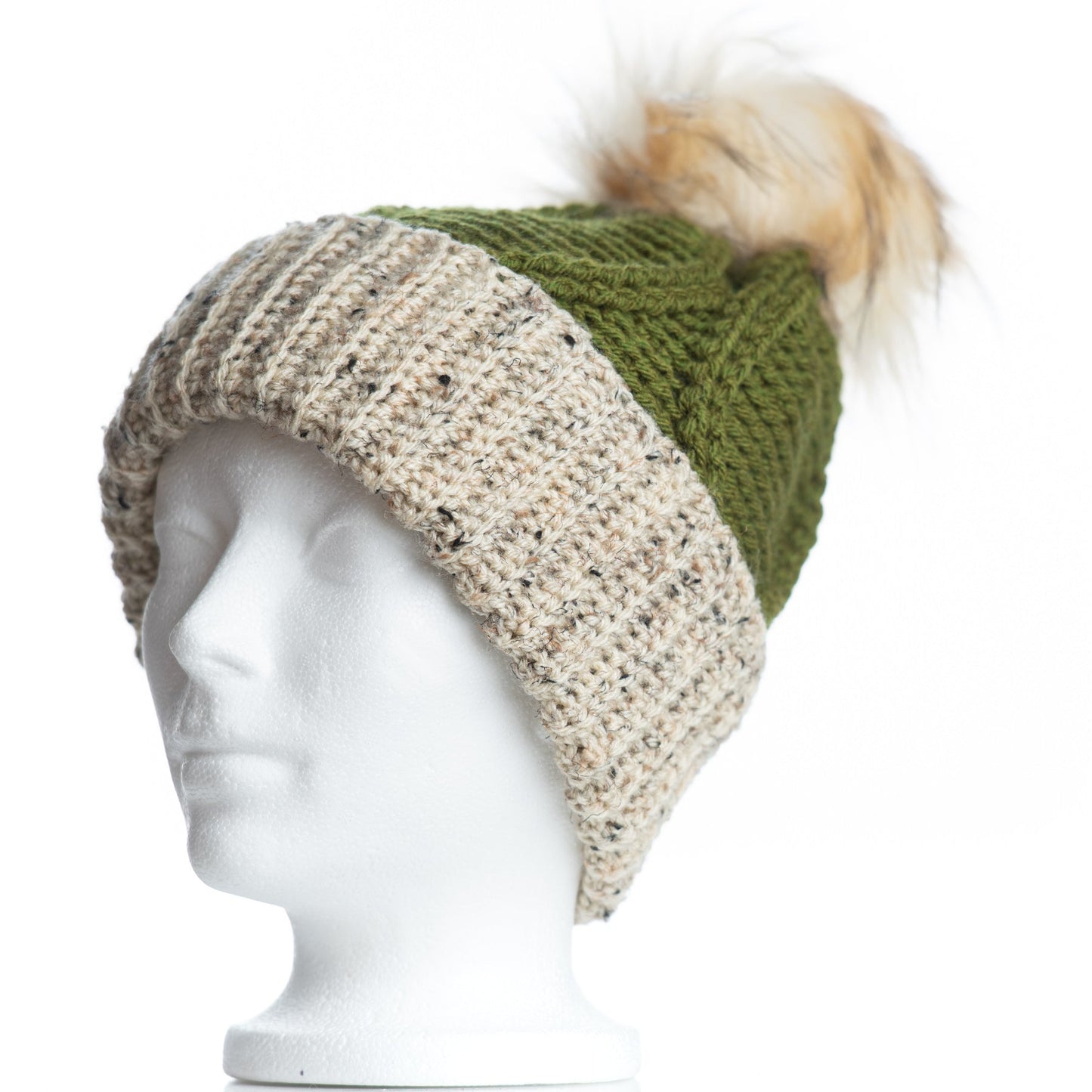 Olive with Oatmeal & Honey Pom